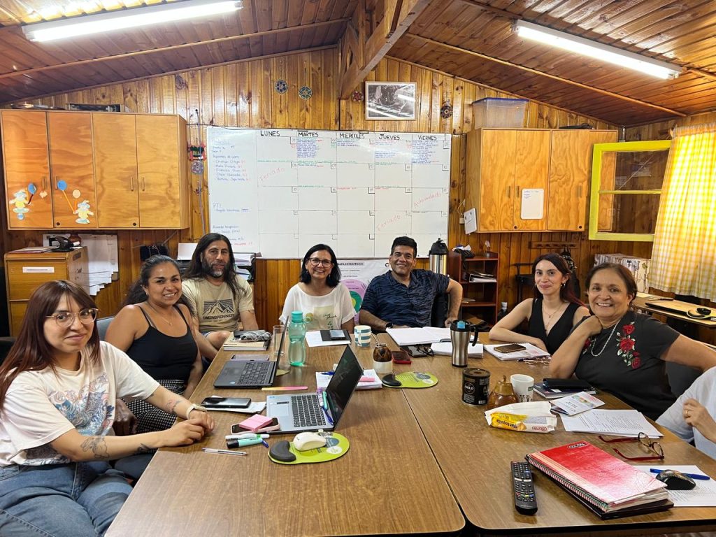 Equipo de la fundación trabajando en el Plan estratégico